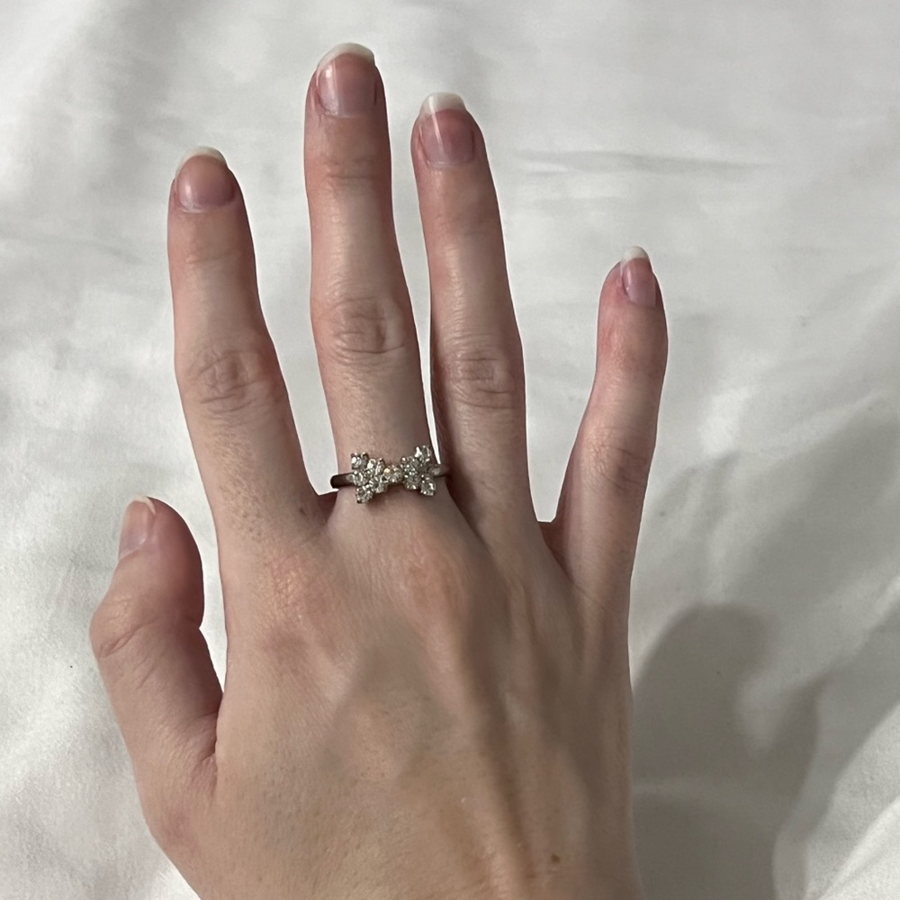 Sparkly silver bow ring